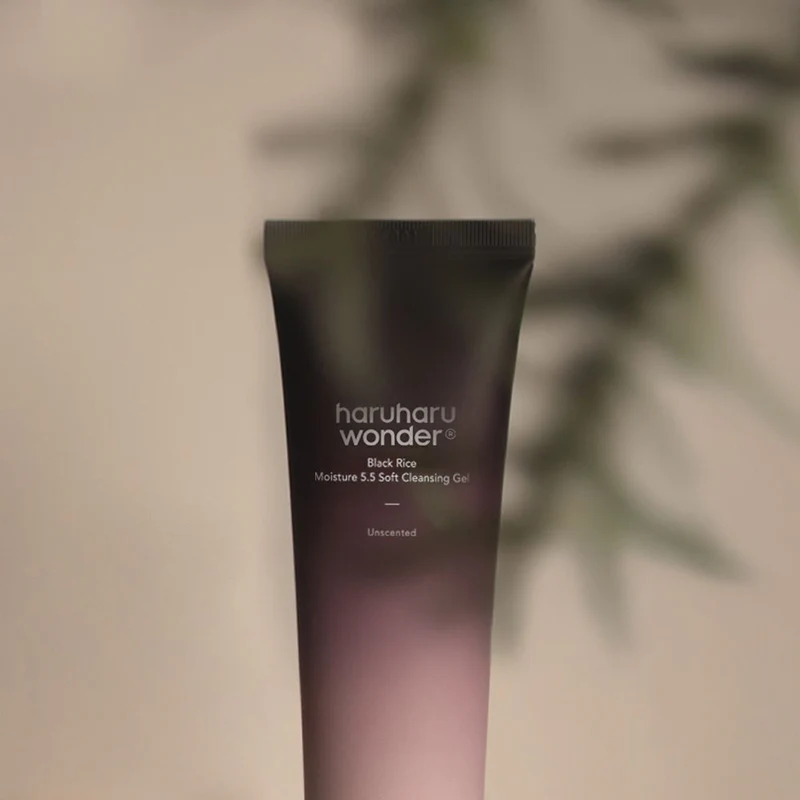 Black Rice Moisture 5.5 Soft Cleansing Gel - Image 2