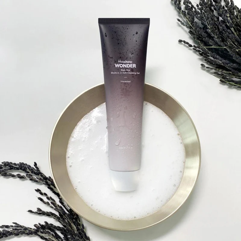 Black Rice Moisture 5.5 Soft Cleansing Gel - Image 6